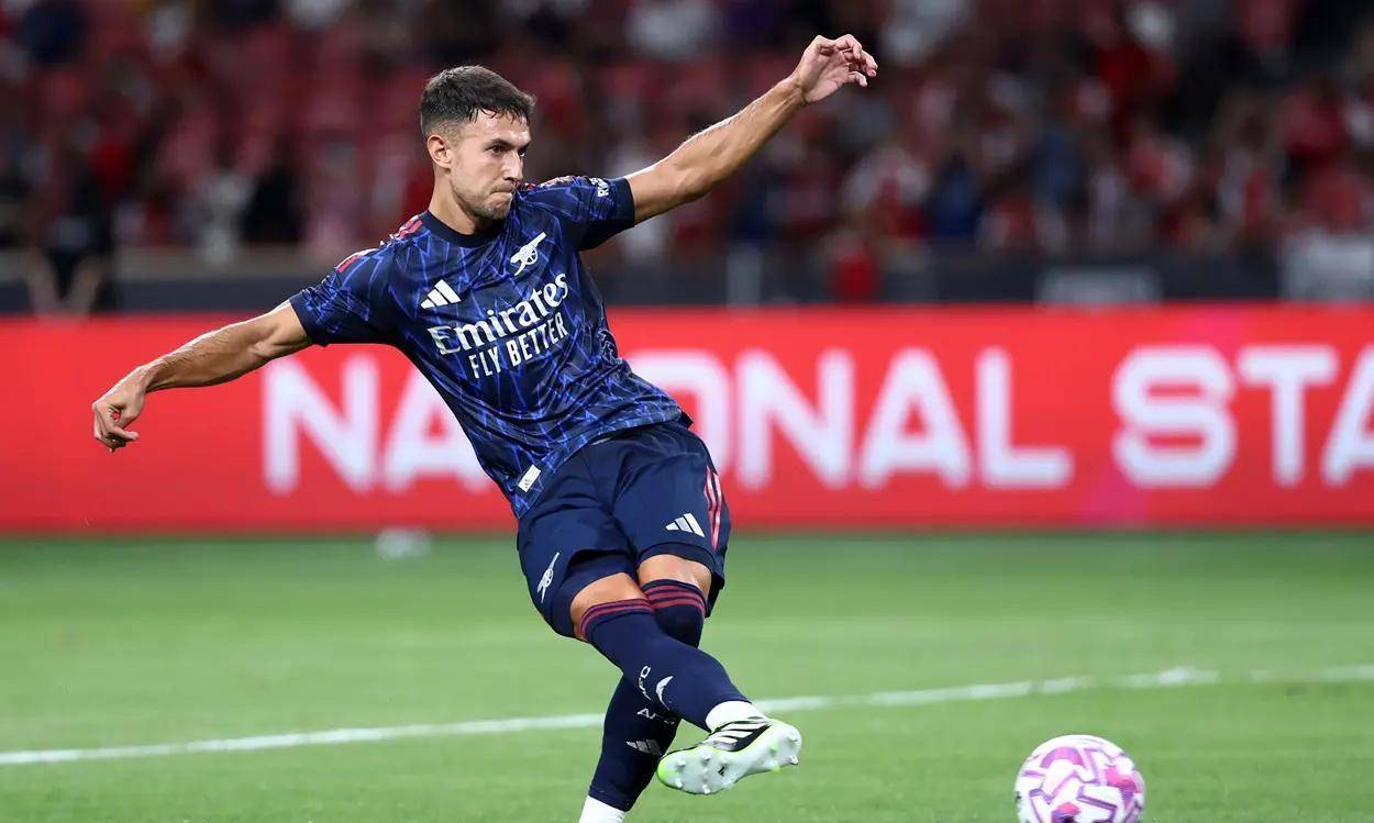 开云体育中国-荷兰逆转利物浦，门迪高光表现