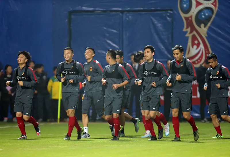 尤文图斯队力挽狂澜,冲刺榜首,疾步前行 尤文图斯队力挽狂澜,冲刺榜首,疾步前行